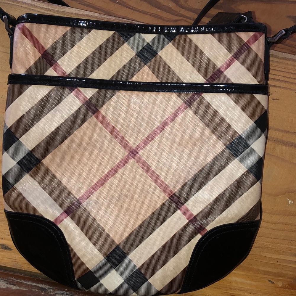Burberry cross body nice